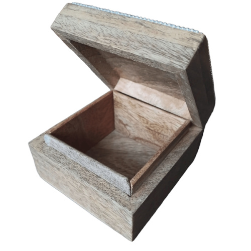 Шкатулка деревянная с инкрустацией бисером (ручная работа), 10,3 × 10,3 × 6,6 см. ШД001 фото 6